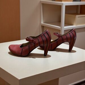 NEW, Tsubo, Burnt Sienna Leather
Mary Jane Heels - Site 7.5  - 3" Heel Comfort